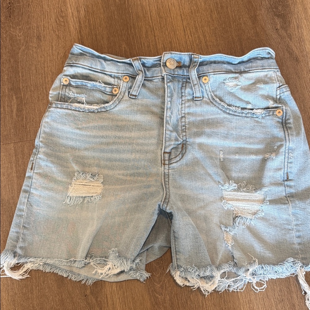 Madewell cut off shorts. In great condition. Size 23